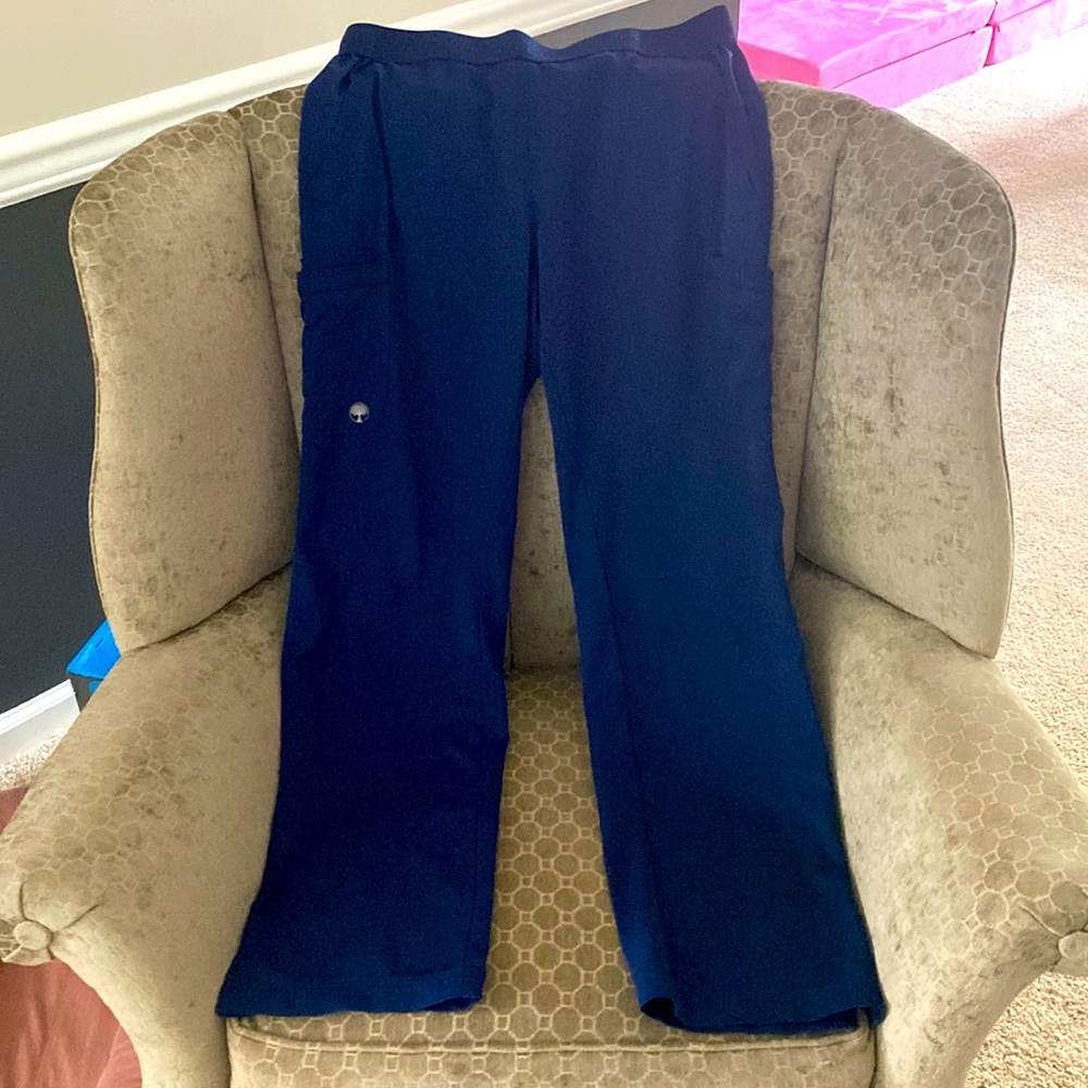Healing hands elastic band scrub pants. Sz. Medium.